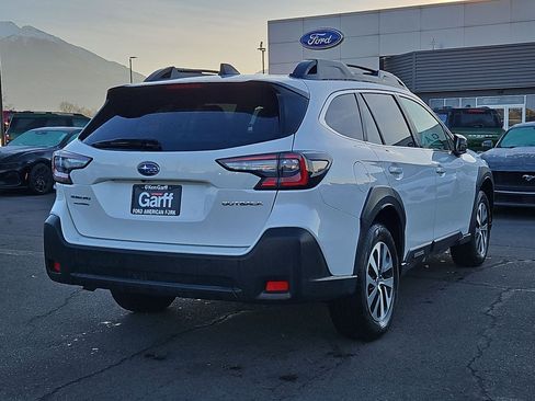 Used 2025 Subaru Outback Premium image 3