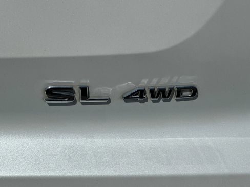 Certified 2025 Nissan Pathfinder SL w/ SL Premium Package AWD/4WD image 7