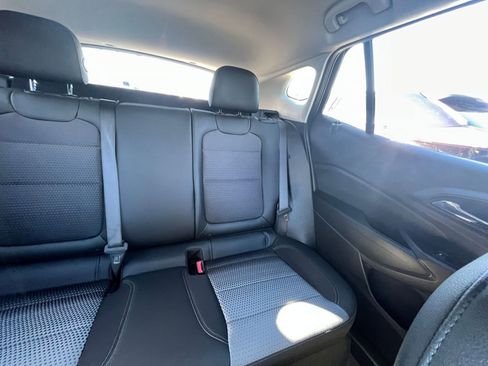 Used 2025 Chevrolet Trax LT image 35