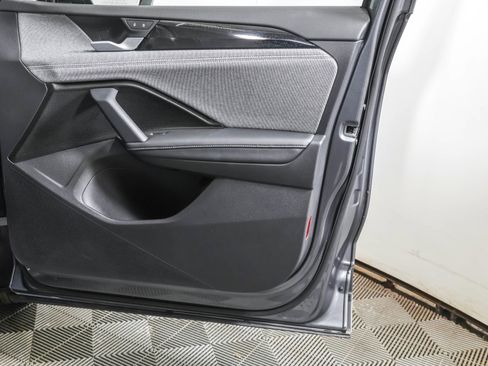 Used 2025 Volkswagen Tiguan S w/ 18" Wheel Package image 47