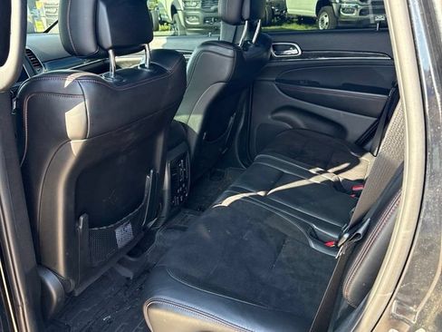 Used 2018 Jeep Grand Cherokee Trailhawk AWD/4WD image 12