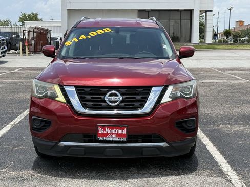Used 2017 Nissan Pathfinder S FWD image 2
