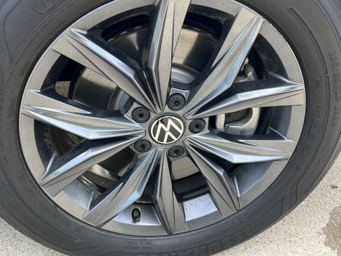 Certified 2022 Volkswagen Tiguan SE w/ Panoramic Sunroof Package FWD image 12