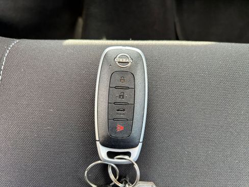 Used 2025 Nissan Sentra SV FWD image 21