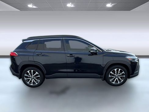 Certified 2024 Toyota Corolla Cross XLE FWD image 8