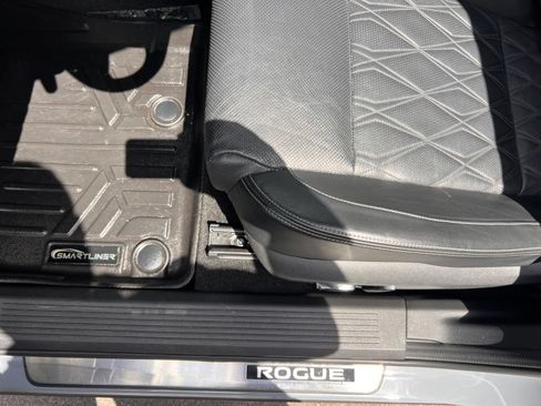 Used 2023 Nissan Rogue Platinum w/ Platinum Premium Package FWD image 32