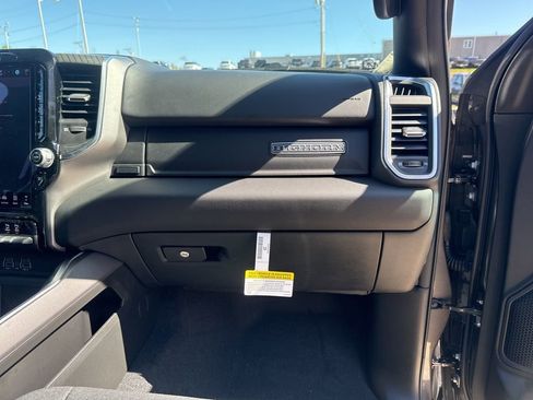 New 2026 RAM 1500 4x4 Crew Cab image 29
