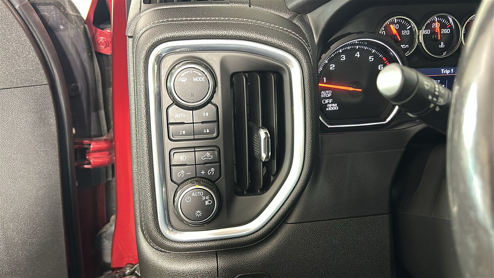 Used 2020 Chevrolet Silverado 1500 LT Trail Boss AWD/4WD image 22