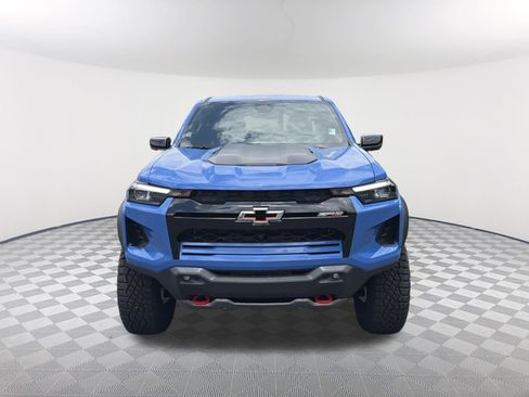 Used 2025 Chevrolet Colorado ZR2 w/ Technology Package AWD/4WD image 2