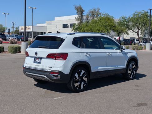 Used 2024 Volkswagen Taos SEL AWD/4WD image 5
