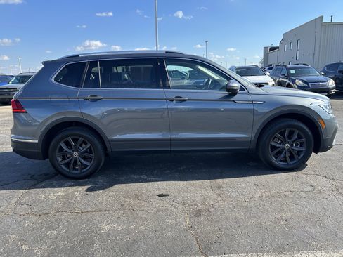 Certified 2024 Volkswagen Tiguan SE image 8