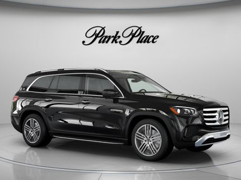 New 2026 Mercedes-Benz GLS 450 4MATIC image 31