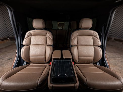 Used 2025 Lincoln Navigator Black Label image 39