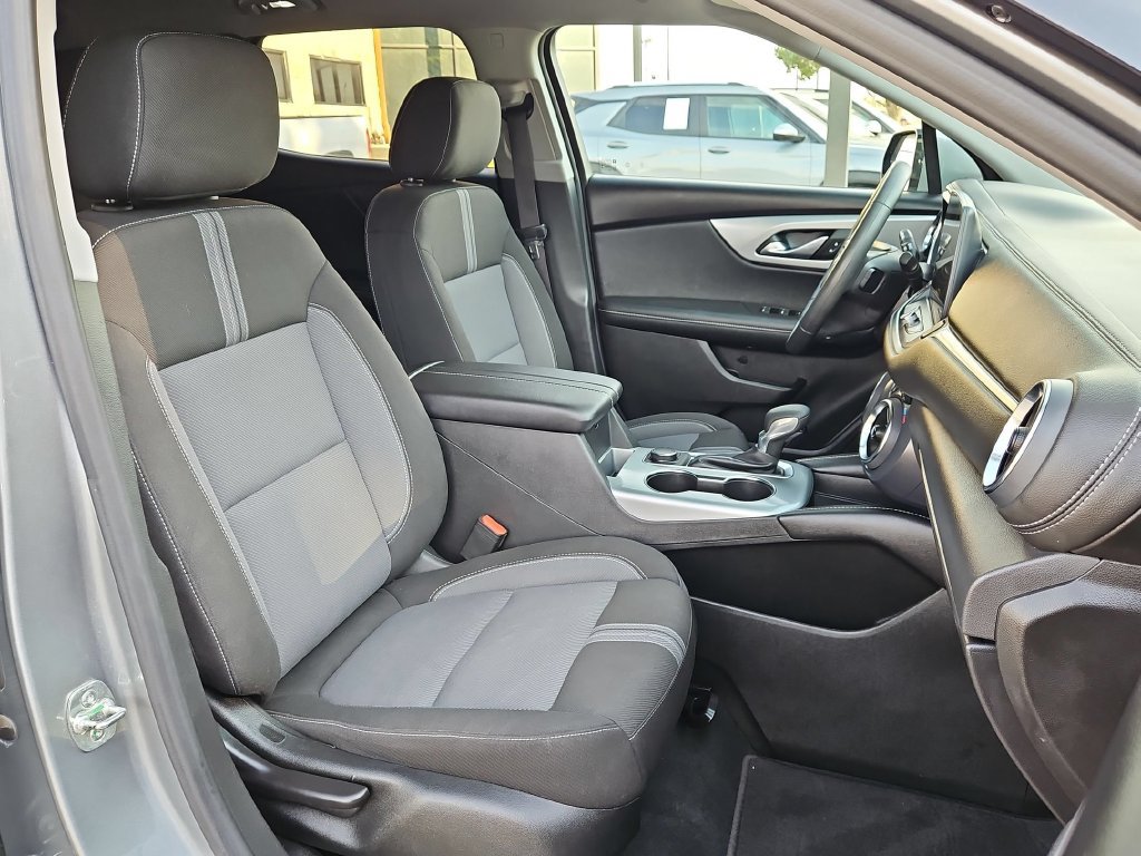 Used 2025 Chevrolet Blazer LT FWD image 28