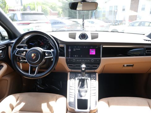 Used 2020 Porsche Macan AWD/4WD image 13