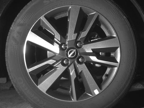 Used 2025 Nissan Versa SV FWD image 12