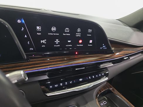 Used 2024 Cadillac Escalade Premium Luxury image 20