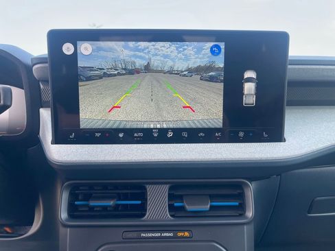 New 2025 Ford Maverick XLT image 9