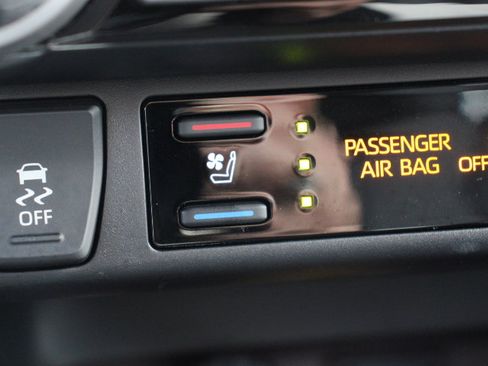 Certified 2022 Toyota RAV4 Limited image 29