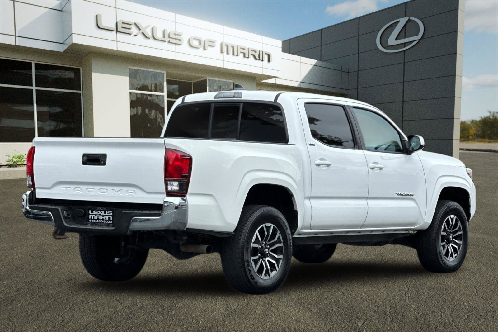 Used 2020 Toyota Tacoma SR5 RWD image 9