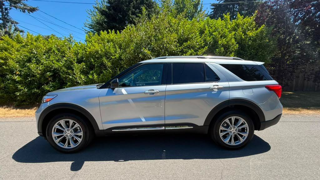Used 2024 Ford Explorer Limited AWD/4WD image 18