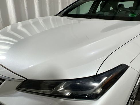 Used 2019 Toyota Avalon Limited image 12