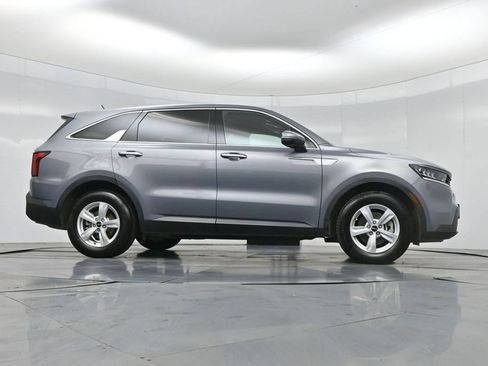 Certified 2023 Kia Sorento LX FWD image 50