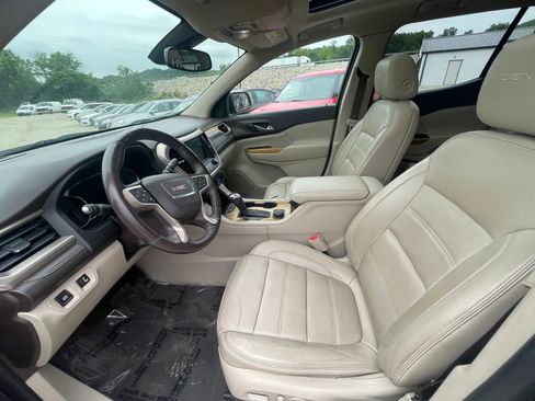 Used 2017 GMC Acadia Denali w/ Technology Package AWD/4WD image 21
