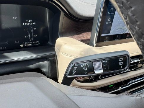 Certified 2021 Lincoln Nautilus Reserve w/ Equipment Group 201A image 21