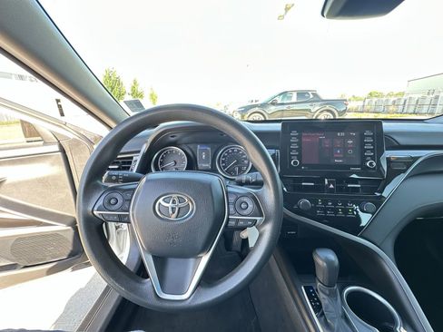 Used 2021 Toyota Camry LE FWD image 11