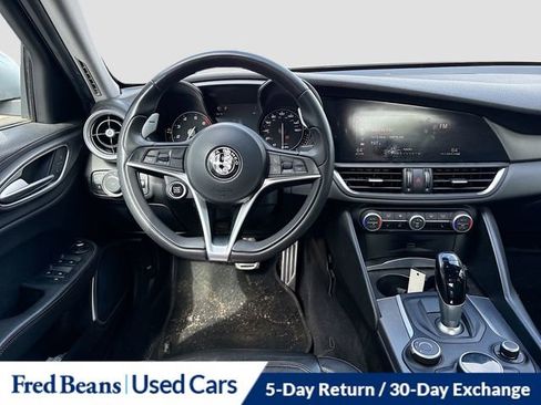 Used 2017 Alfa Romeo Giulia w/ Sport Appearance Package RWD image 24