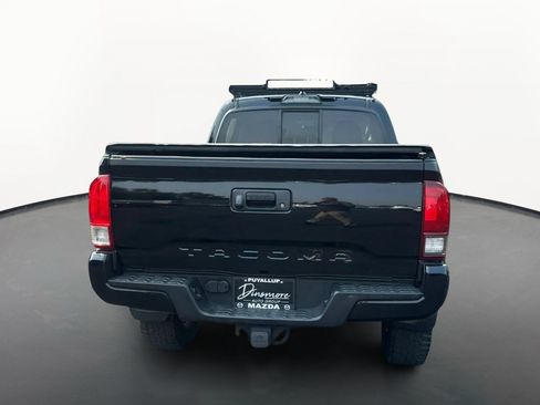 Used 2019 Toyota Tacoma SR5 AWD/4WD image 4