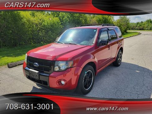 Used 2010 Ford Escape XLT FWD image 1