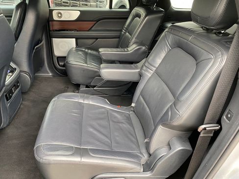 Used 2023 Lincoln Navigator L Reserve image 14