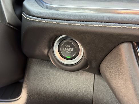 Used 2025 Chevrolet Suburban Premier image 23