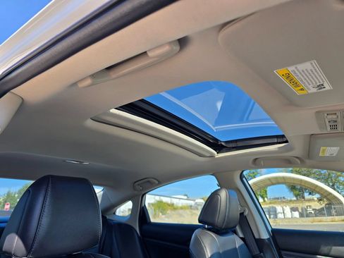 Used 2019 Honda Insight Touring image 19