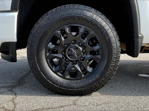 Used 2023 Chevrolet Silverado 2500 LT w/ Convenience Package image 8