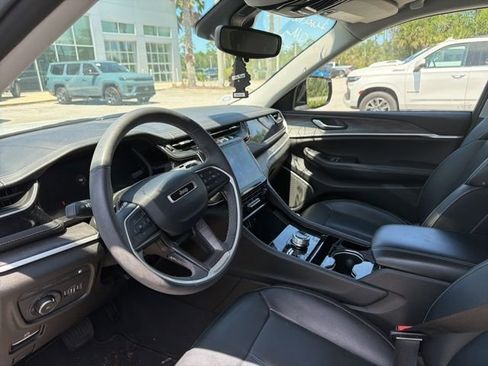 Used 2022 Jeep Grand Cherokee Limited 4xe AWD/4WD image 4