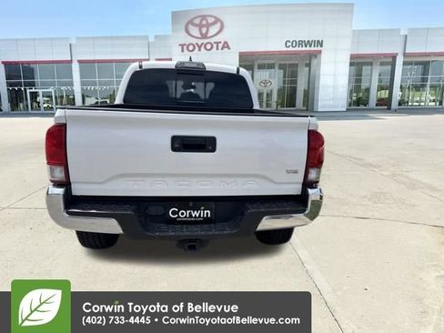 Used 2017 Toyota Tacoma TRD Off-Road w/ Tow Package (A/T) AWD/4WD image 8