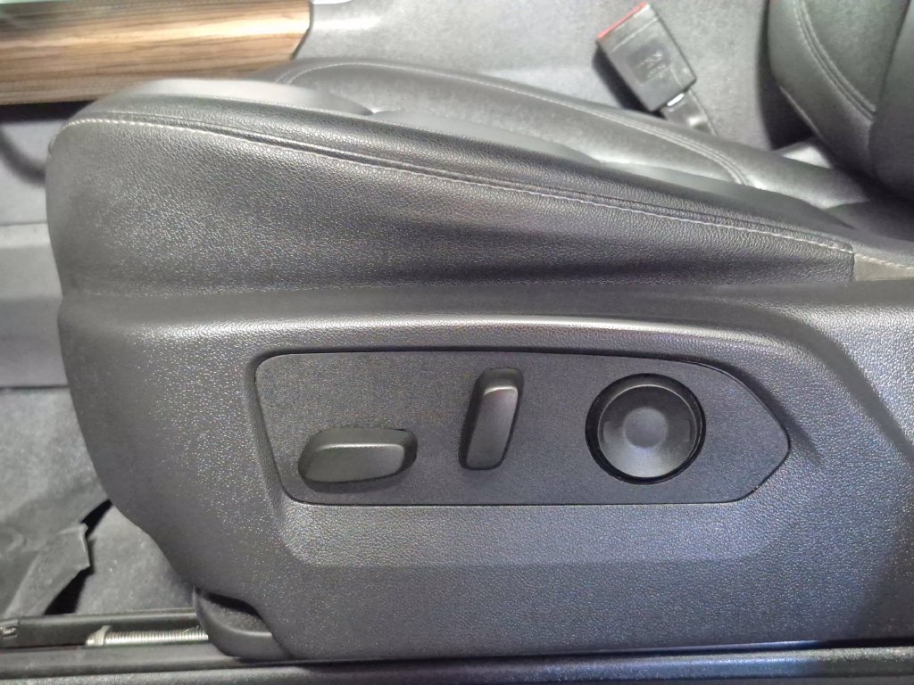 Used 2025 Chevrolet Silverado 1500 LT Trail Boss w/ Convenience Package II AWD/4WD image 17