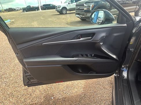 Used 2025 Toyota Camry SE w/ Convenience Package FWD image 10
