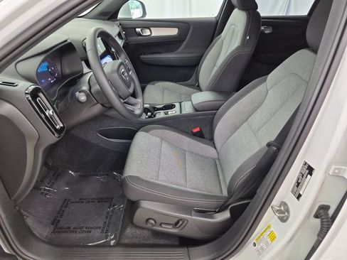 Used 2025 Volvo XC40 B5 Core AWD/4WD image 14
