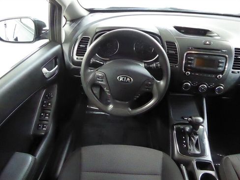 Used 2018 Kia Forte LX image 10