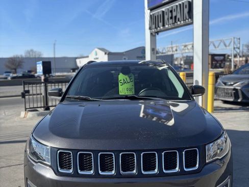 Used 2018 Jeep Compass Limited AWD/4WD image 2