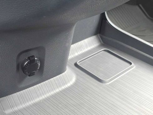 Certified 2021 Toyota Sienna XLE AWD/4WD image 38