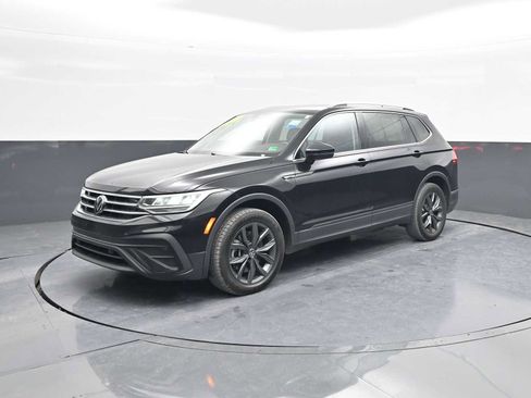 Used 2023 Volkswagen Tiguan SE image 4