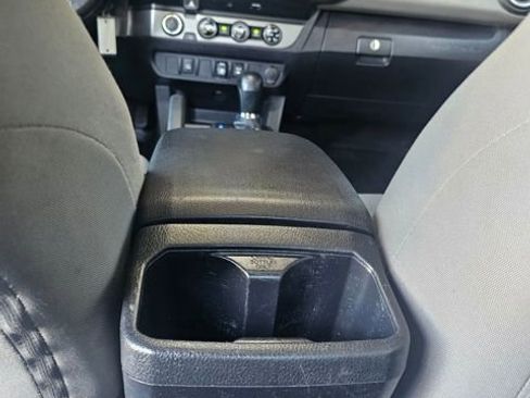 Used 2018 Toyota Tacoma SR5 image 33