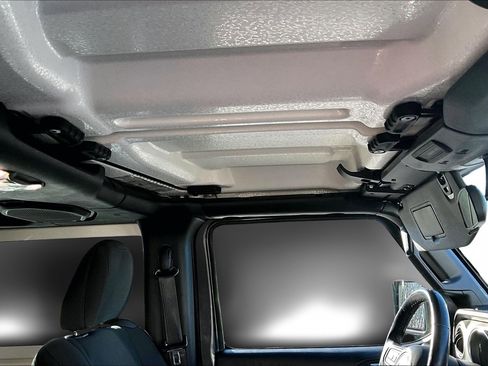 Used 2021 Jeep Wrangler Willys image 27