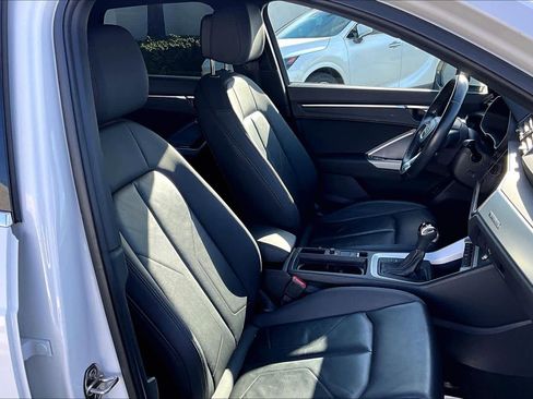 Used 2020 Audi Q3 2.0T Premium w/ Convenience Package image 8