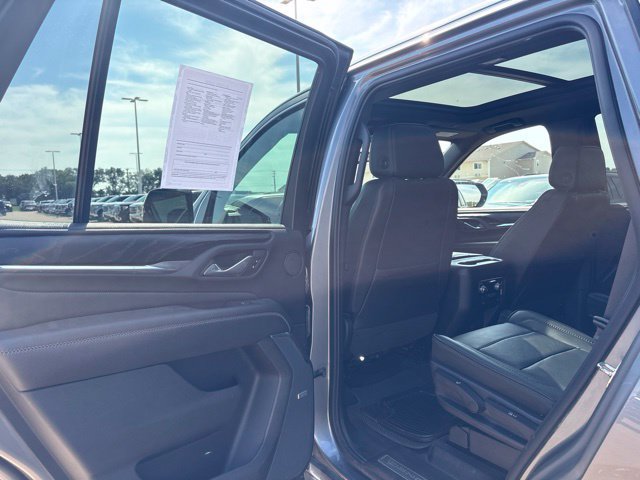 Used 2021 GMC Yukon Denali w/ Denali Premium Package AWD/4WD image 16